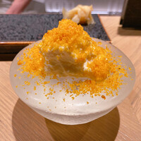 鮨 いつみ - 2.カッテーリチーズのからすみ添え