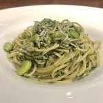 ラガッツァ - 釜揚げシラスと枝豆のジェノベーゼ