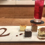 ラガッツァ - チーズケーキ、チョコプリン、ガトーショコラ、ティラミス