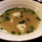 ニューベトナム - スープが付いてきます、これも南国風に感じました