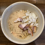 麺や一芯 - まぜ玉(スモーク醤油味)¥250