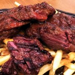 VINSENT - ハラミはレア気味で柔らかく、酸味のあるソースも良く合います。