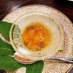 鳥田中 - 根室ムラサキウニ、鹿児島さつま鶏と丸鶏のコンソメジュレ掛け