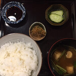 和み酒 仁 - 仁弁当（じゃこ飯、お味噌汁、お漬物の段）