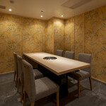 黒毛和牛焼肉きっしゃん北新地永楽町 松 - 煌びやかな空間で贅沢を。完全個室