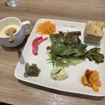 Vege Kitchen Awajin - パスタランチの前菜とスープ