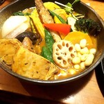 Rojiura Curry SAMURAI. さくら店 - 角煮と20種類の野菜スープカレー。1250円。