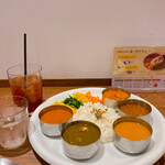 Time is Curry シャポー市川店 - 全種盛り