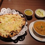 Rokaru indhia - カレーランチでチーズナンに変更