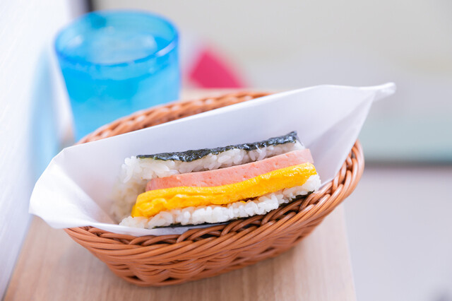 ポークたまごおにぎりカフェ 池袋西口店 池袋 おにぎり 食べログ