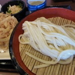 丸亀製麺 - こちらは大盛り・・・