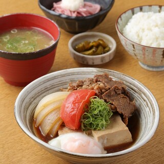 サラダバー食べ放題サービス付き！こだわり和風膳8種