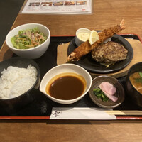 和牛料理 要 - 黒毛和牛100％ハンバーグと特大海老フライ定食