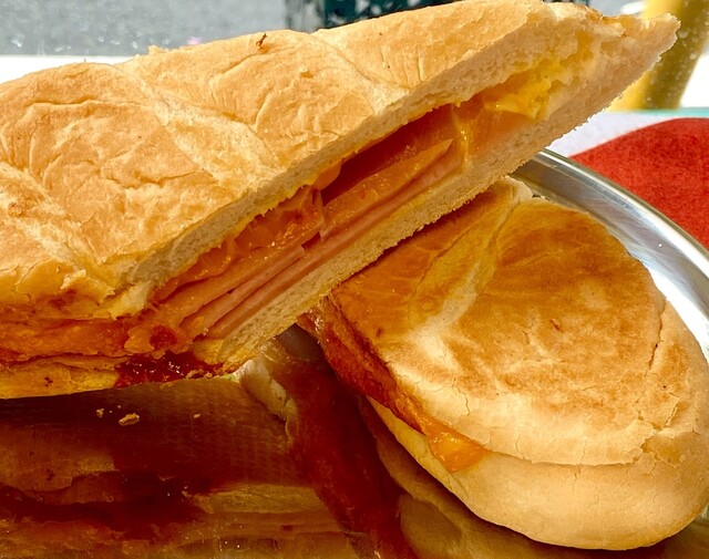 キューバサンド デリ アイナマ Cuban Sandwich Deli Ahinama 稲荷町 中南米料理 その他 食べログ