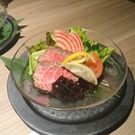 神戸牛と蟹料理 眞 - 神戸牛のローストビーフ。