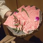 神戸牛と蟹料理 眞 - すき焼のお肉(神戸牛、山形牛)