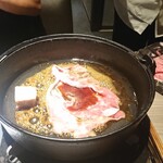 神戸牛と蟹料理 眞 - 最初、焼いてくれます。