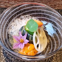 星のや 京都 ダイニング - 先付：加茂茄子、雲丹、蓮根、生姜のフォーム、パプリカのアイス