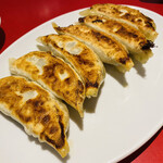 蓬莱春飯店 - 焼き餃子