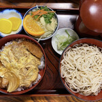 美登利 - かつ丼弁当　1070円