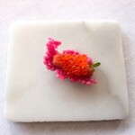 MartinBerasategui - 2017 Crujiente de ruibarbo con tartar de atún “Balfegó” y gel de yuzu