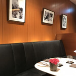 ブルガリ イル・カフェ - 落ち着いた店内