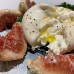 Burrata cheese and fig caprese