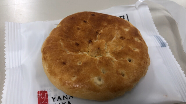 柳屋 スーパアークス港町店 - 五稜郭（和菓子）の写真