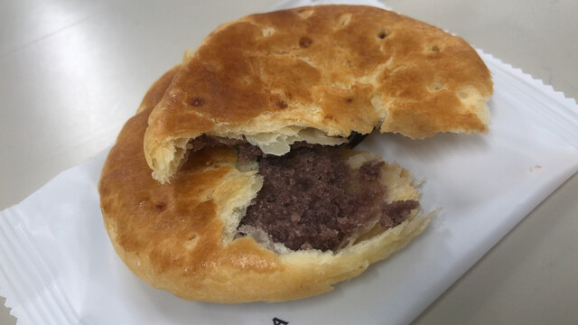 柳屋 スーパアークス港町店 - 五稜郭（和菓子）の写真