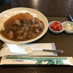 御食事処 ごんぎつね - カツカレー辛口800円ご飯少なめ。