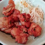 炭火焼鳥　田むら家 - からあげ丼