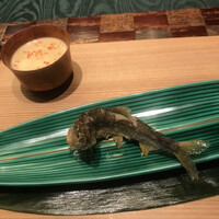 龍吟 - 鯛丼５５００円。牛蒡すり流し、稚鮎唐揚げ。山本さん曰く世界一の鮎、とはいきませんが、香りも肝のコクも十分で、とーっても美味しくいただきました（╹◡╹）（╹◡╹）
