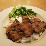 肉バル&ダイニング パラディソ - 牛ハラミのステーキ丼850円