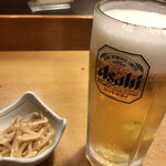 Sushi Izakaya Yataizushi - お通し と 生ビール