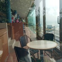 鉄板焼き 七里ガ浜 - お店の外から見たデザートスペース