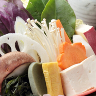 Accompanied by shabu shabu. We offer carefully selected seasonal vegetables.