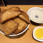 とんかつ太郎 - 特製カツ丼(カツ7枚)  オープン