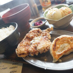 Sapporo Gyouzaseizousho - 餃子ザンギ定食