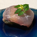 ラ・ヴァガボンド - シャリの代わりに茄子に金目鯛をのせた寿司