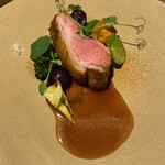 ラ・ヴァガボンド - フランスシストロン地方の仔羊 チェリービネガーと仔羊の出汁で作ったソース