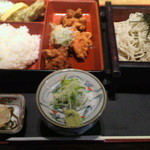 そば清 - 日替弁当（唐揚げポン酢とざるそばセット）（９４５円）