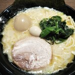 宇都宮商店 - 塩味玉ラーメン820円