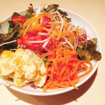 ルヴァンドゥ銀座 - ランチサラダ