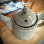 そば夢処 きた村 - 蕎麦湯！私ひとりだけだったので結構早いタイミングで来ました。陶器のポットです。