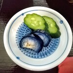 そば夢処 きた村 - お新香！色が美しい！濃い目の味で茄子の渋さが良い。