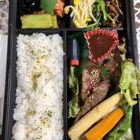 肉の田じま - 和牛上カルビと特選韓国牛ハラミ弁当 3370円 肉の田じま - 和牛上カルビと特選韓国牛ハラミ弁当 3370円