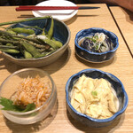 SAKE BAR サカナノトモ - 枝豆、梅水晶、選べるお通し