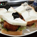 トリワイン ＰＩＫＯＳＨＨＨＵ - 自家製とりスパムのカツサンド