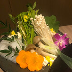 神戸牛と蟹料理 眞 - 神戸牛と山形牛の食べ比べしゃぶしゃぶ(野菜)