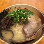 麺屋 極み - 豚骨ラーメン